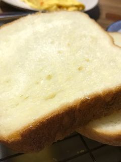 バターたっぷり、我が家のHBミルク食パン-レシピのメイン写真