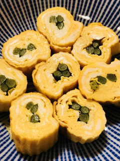 ニンニクの芽を巻いた玉子焼き-レシピのメイン写真