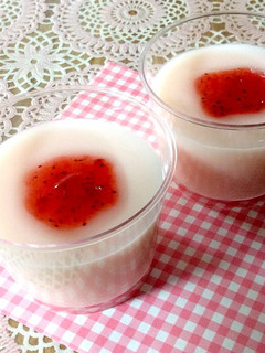 いちごオレとゼラチンで!ふるふるプリン♡-レシピのメイン写真