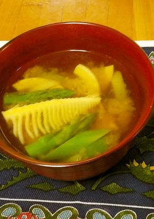 アスパラとたけのこの味噌汁-レシピのメイン写真