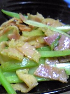 セロリとベーコンのカレー風味炒め-レシピのメイン写真