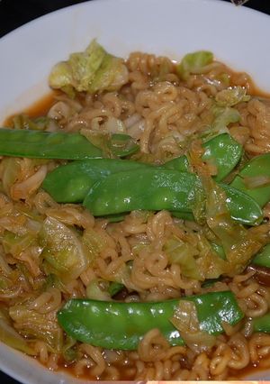 辛ラーメンを酢と野菜で-レシピのメイン写真
