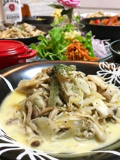 きのこたっぷりチキンフリカッセ-レシピのメイン写真