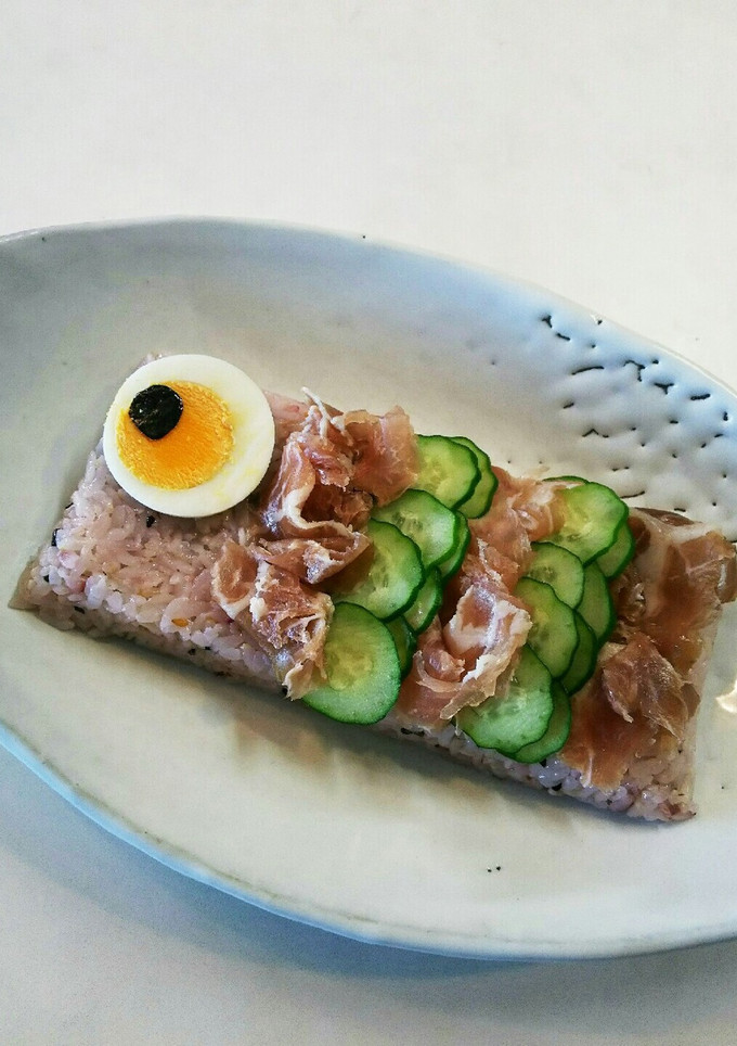 生ハムと胡瓜で鯉のぼりのばら寿司-レシピのメイン写真