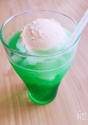 メロンソーダ フロート-レシピのメイン写真