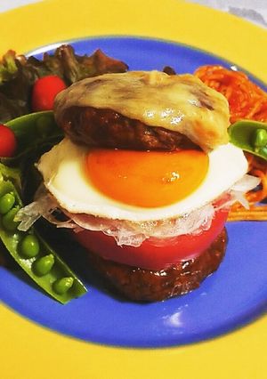 【肉バーガー】簡単ハンバーグ目玉焼きのせ-レシピのメイン写真