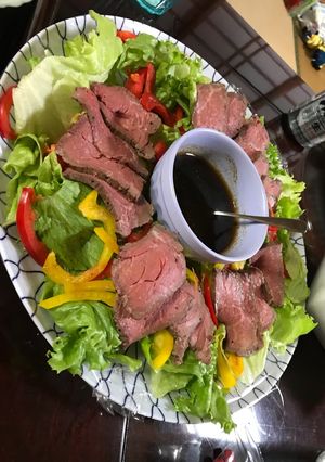 お祝い事に！ローストビーフサラダ-レシピのメイン写真