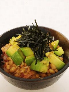 アボカド納豆丼☆新玉ねぎ入り☆-レシピのメイン写真