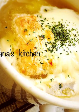 食パンで☆簡単☆オニオングラタンスープ♪-レシピのメイン写真