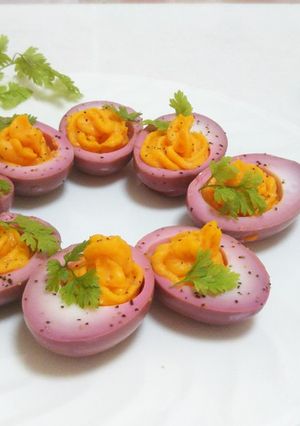 ビーツでピンクの鮮やかゆで玉子-レシピのメイン写真