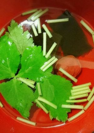 注いで♥梅干しと昆布つくだ煮のお吸いもの-レシピのメイン写真