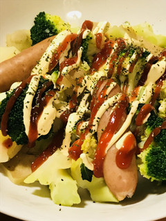 ソーセージと温野菜のサラダ☆じゃが&ブロ-レシピのメイン写真