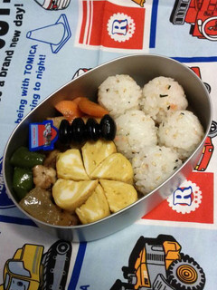 大きなお花の卵焼き♪-レシピのメイン写真