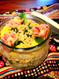 鶏そぼろ ジャー弁当☆お花畑風♪-レシピのメイン写真