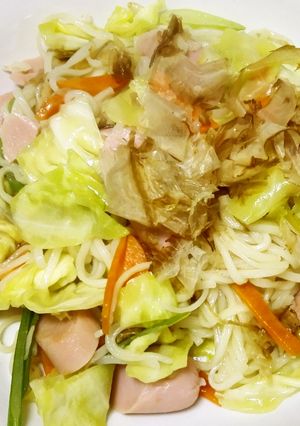 魚肉ソーセージでチャンプルー風焼きうどん-レシピのメイン写真