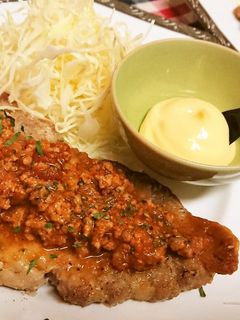 肉×肉【ポークソテーのミートソースがけ】-レシピのメイン写真