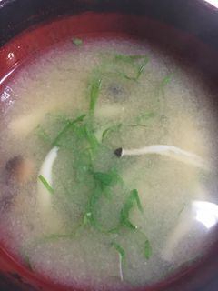 しめじとしその葉の味噌汁-レシピのメイン写真