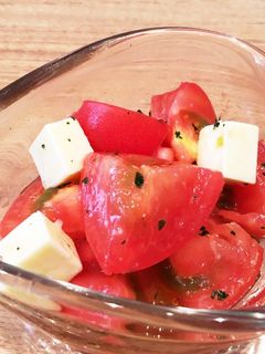 オリーブオイルでマリネする トマトサラダ-レシピのメイン写真