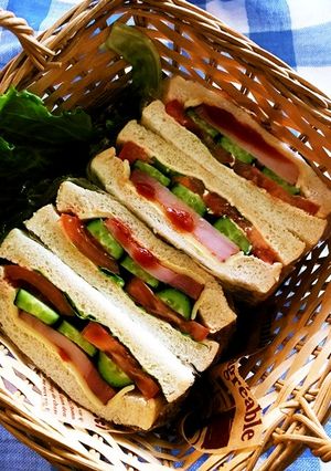 ロースハムと野菜たっぷり★もりもりサンド-レシピのメイン写真