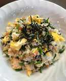 簡単！鮭ほぐしとほうれん草のチャーハン