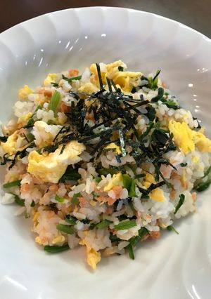 簡単!鮭ほぐしとほうれん草のチャーハン-レシピのメイン写真