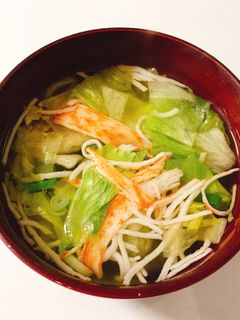 超簡単♬ レタスとカニカマコンソメスープ-レシピのメイン写真