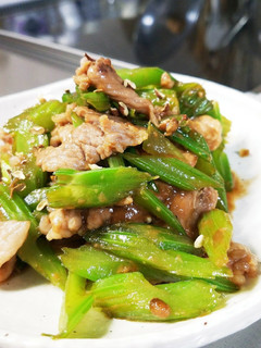 意外とあっさり!セロリと豚肉の味噌炒め-レシピのメイン写真