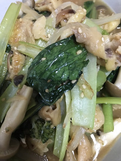 焼き鳥皮としめじと小松菜のポン酢炒め-レシピのメイン写真