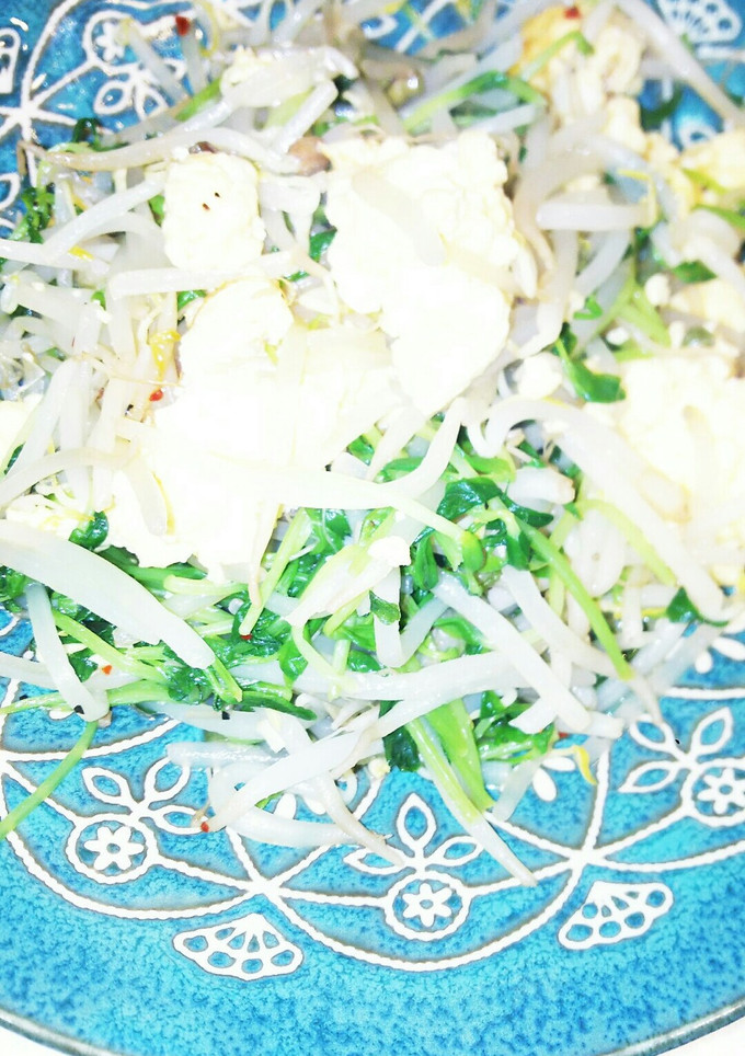 濃いゴマ油で！豆苗ともやしの玉子炒め-レシピのメイン写真