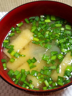 大根と油揚げ・ニラの味噌汁-レシピのメイン写真