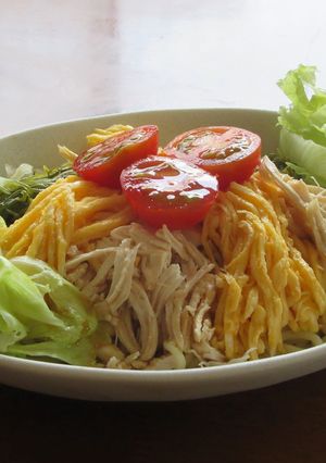 蒸し鶏とめかぶと錦糸卵のざるラーメン-レシピのメイン写真