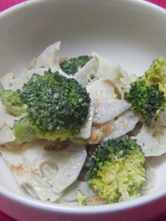 れんこんと梅のごまマヨサラダ-レシピのメイン写真