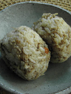 鶏ごぼうのまぜご飯おにぎり-レシピのメイン写真