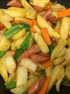 じゃがいもとソーセージの炒め物カレー風味-レシピのメイン写真