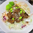 簡単☆しめじと挽き肉のそぼろ丼ランチに