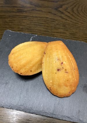 ホワイトチョコ&フランボワーズマドレーヌ-レシピのメイン写真