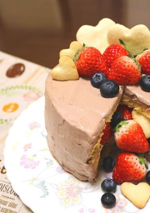 クリスマスに苺がゴロゴロかくれんぼケーキ-レシピのメイン写真