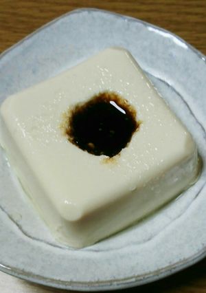 冷奴♡ま～るくくり貫いて…お醤油よん♪-レシピのメイン写真