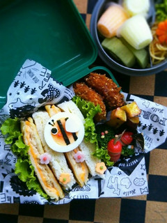 キャラ弁 ホットサンドの蜜蜂弁当♡-レシピのメイン写真