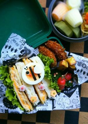 キャラ弁 ホットサンドの蜜蜂弁当♡-レシピのメイン写真