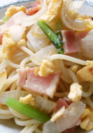 新たま・ベーコン・小松菜・玉子入りパスタ-レシピのメイン写真
