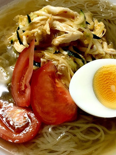 蒸し鶏のキムチ和えの冷麺-レシピのメイン写真