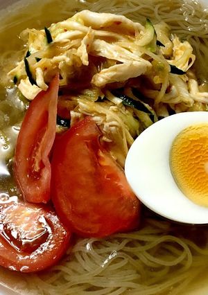 蒸し鶏のキムチ和えの冷麺-レシピのメイン写真