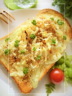 粒マス風味❀玉葱のおかか塩和トースト-レシピのメイン写真