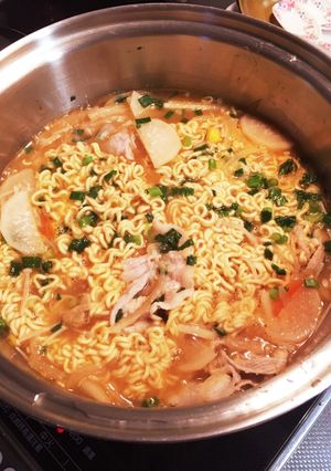 家族みんなで辛ラーメン鍋-レシピのメイン写真
