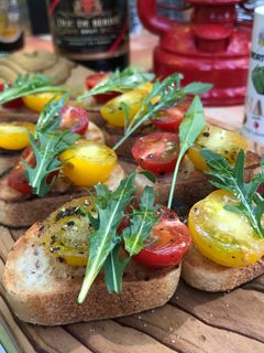 彩りトマトのブルスケッタ★Camp-レシピのメイン写真