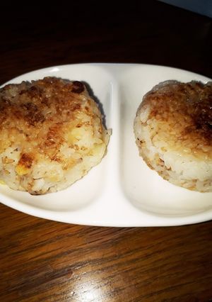 焼おにぎり(左側はチーズ入り)-レシピのメイン写真
