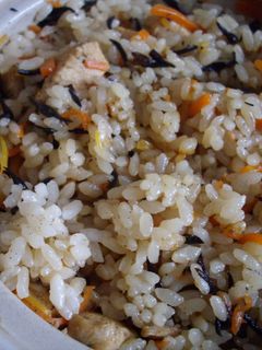 土鍋で♪ひじきごの炊き込みご飯-レシピのメイン写真