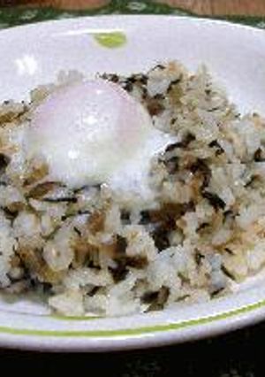 高菜チャーハン、温泉卵乗せ-レシピのメイン写真