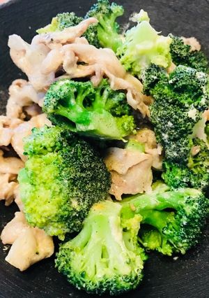 ブロッコリーと豚肉のマヨネーズ炒め♡簡単-レシピのメイン写真